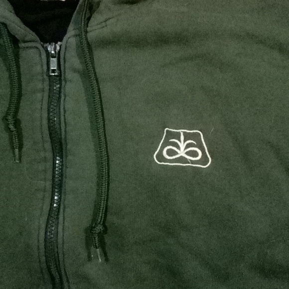 2XXL Sweater jacket.   Zip up pockets in front for a comfortable fit! - Picture 2 of 2